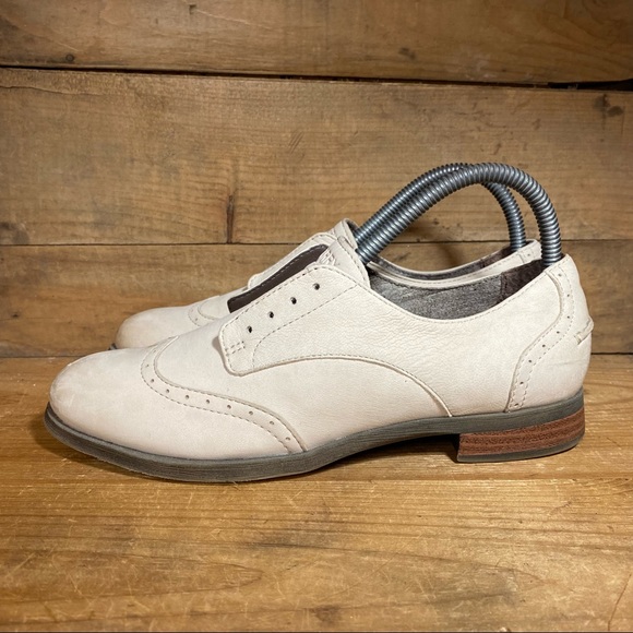 Sperry Victory Gill Beige Suede Leather Oxford Women’s Slip On Wingtips - Picture 2 of 8